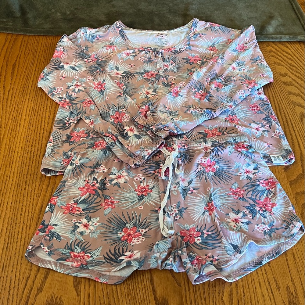 Hurley Large Floral Pajama Set